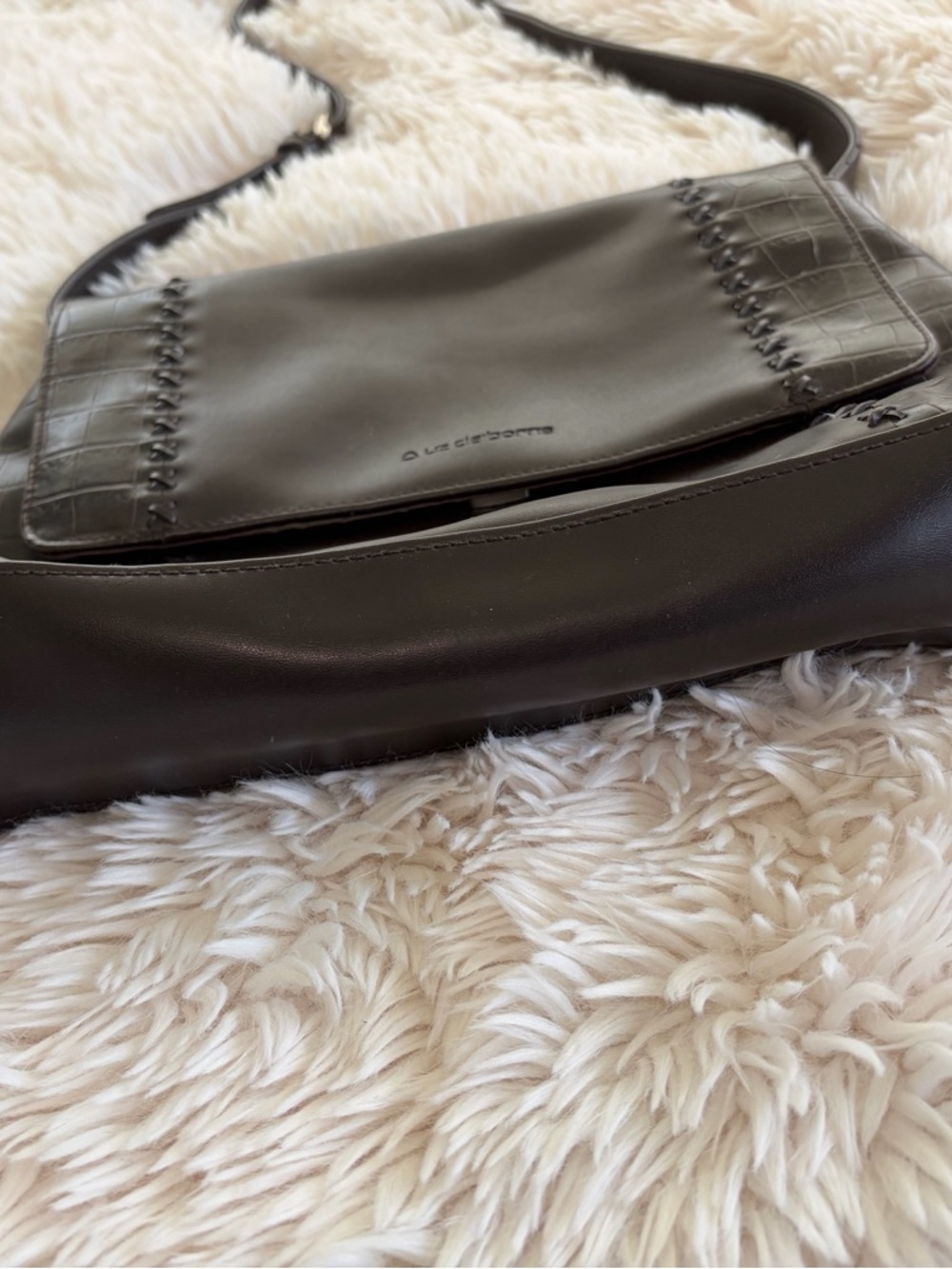 Liz Claiborne black Shoulder Bag - Picture 2 of 6